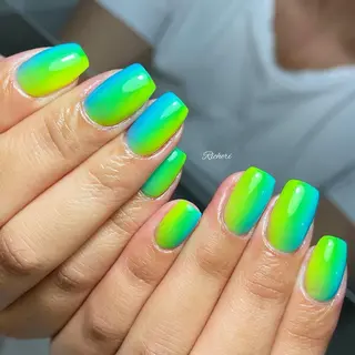 ミディアム ネイル richeri beautyのネイルデザイン