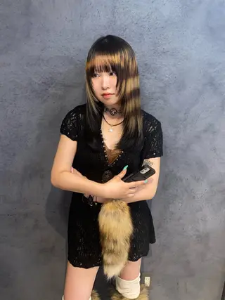 カラー 鳥居 未椰のヘアスタイル