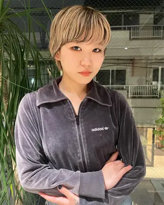 ショート レイヤーパーマ🪐 伽羅のヘアスタイル