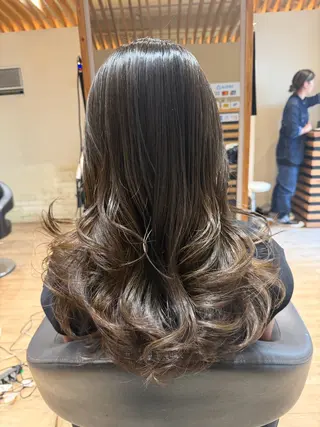 ロング カラー 関口 友行のヘアスタイル