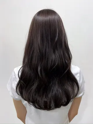 ロング 拝頭　奈枝 Beretのヘアスタイル