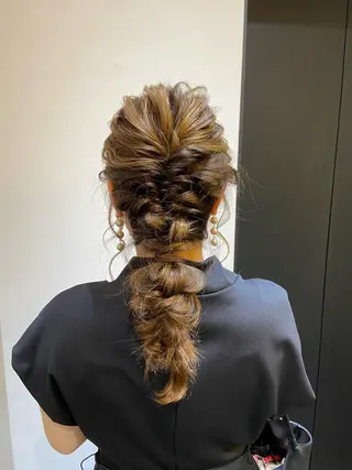 ロング ヘアアレンジ ハイトーンカラー 🦋yuri🦋のヘアスタイル