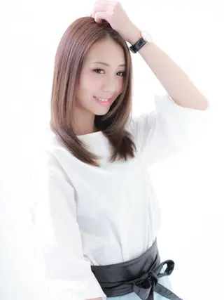 ミディアム 髪質改善\酸熱TR カット【店長】のヘアスタイル