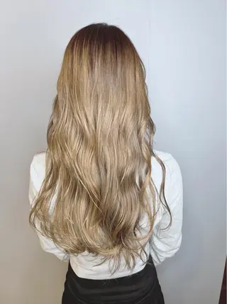 ロング カラー 宮原 佳苗のヘアスタイル