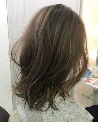 ミディアム カラー 髪質改善ｶﾗｰ ｹｱﾌﾞﾘｰﾁ/ﾀﾑのヘアスタイル