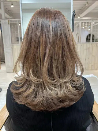 ミディアム ハイレイヤー/顔周り /レイヤーカットのヘアスタイル