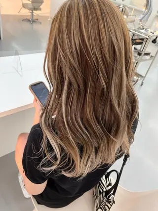 ロング 長谷川 未來のヘアスタイル