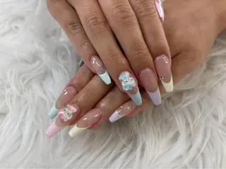 ネイル ネイルサロンインタークロス所属・里山 雛のネイルデザイン