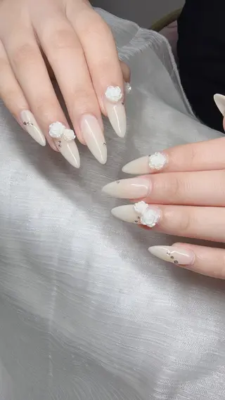 ネイル Lee Nailsのネイルデザイン