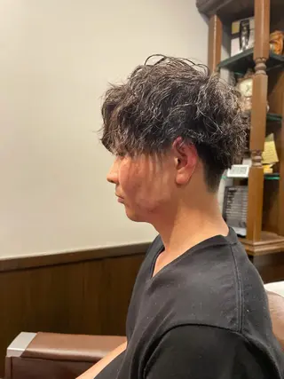 ミディアム パーマ メンズ カット指名No1漆原 聡のヘアスタイル