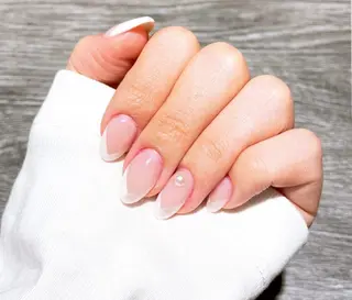 ネイル nail salon ＆ me🫧のネイルデザイン