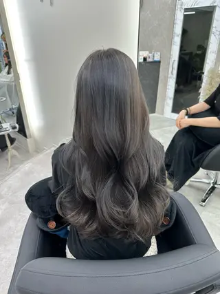 ロング カラー 堀江/透明感 ベージュ/白川幸太のヘアスタイル