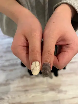 ネイル une／YUKINA 🫧大人nuanceのネイルデザイン