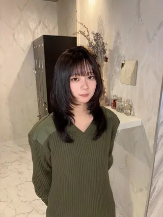 セミロング ハナダ メイのヘアスタイル