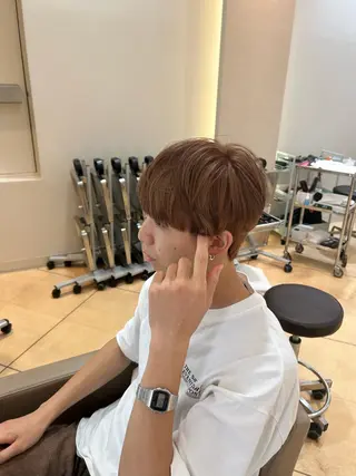 カラー メンズ 三富 陽菜のヘアスタイル