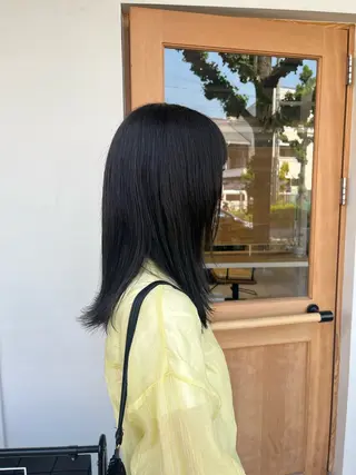 ミディアム カラー 鈴木 由衣のヘアスタイル