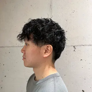 パーマ メンズ 🦖Maho🦖 ブリーチカラーのヘアスタイル