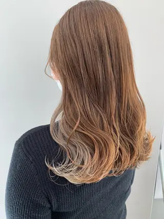 カラー theF___ yukoのヘアスタイル