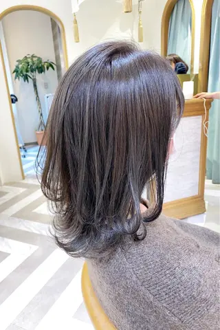 ミディアム レイヤーカット /透明感カラー西田のヘアスタイル