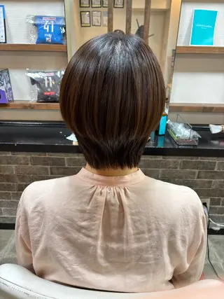 ショート パーマ イツキ🌕デザインカ ラー🥨髪質改善🫧のヘアスタイル