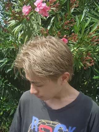 ショート カラー 韓国風前髪顔周り バーバーakaneのヘアスタイル