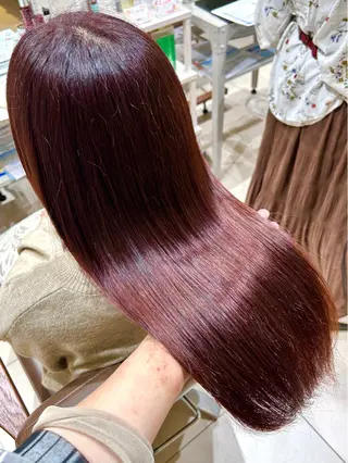 カラー momo🍑/顔周り カット指名No.1のヘアスタイル