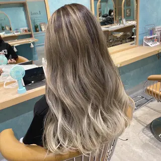 ロング カラー La fith liebe 京都駅前店所属・🌈ブリーチ特化🌈 MINATOのヘアスタイル