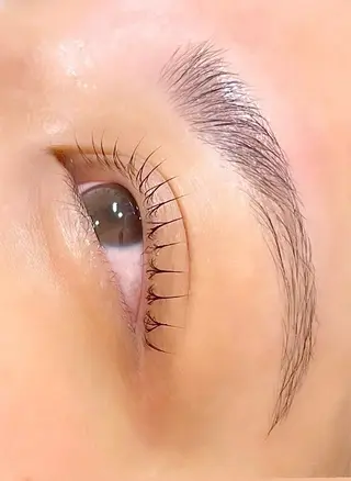 arch　松永 有那のマツエク・マツパデザイン