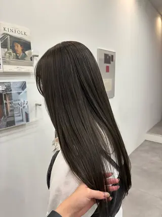 ロング カラー YUEN イシイ アミのヘアスタイル