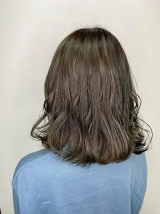 ミディアム カラー インナー×縮毛矯正 ピンクカラー澤井里菜のヘアスタイル