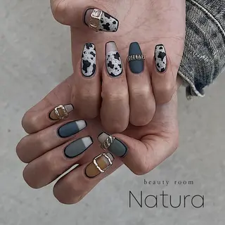 ネイル マツエク・マツパ アイブロウ beautyroom Naturaのネイルデザイン