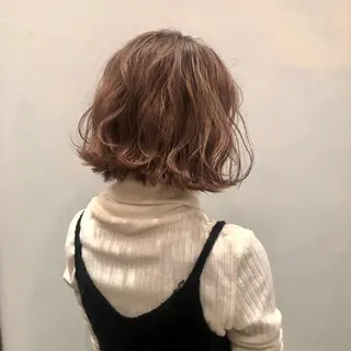 ミディアム カラー 古屋 花織のヘアスタイル