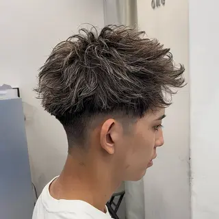 カラー メンズ 💋ホワイトメッシュ /パーマ/メンズ💋のヘアスタイル