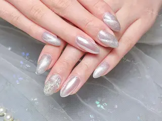 ネイル 🦋 Queenieのネイルデザイン