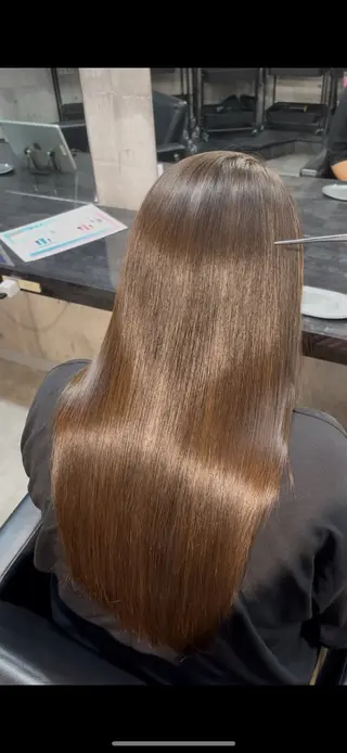 ロング 溝渕朋也 /髪質改善ストレートのヘアスタイル