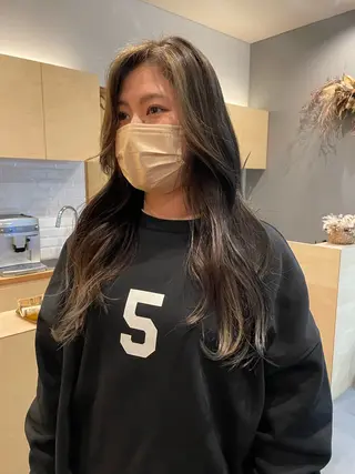 ロング LORO.hairmake&spa所属・山﨑 ひよりのヘアスタイル