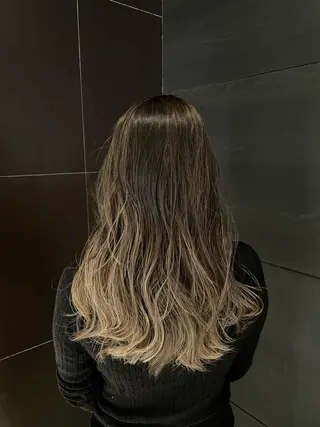 セミロング カラー 守屋 寿哉のヘアスタイル