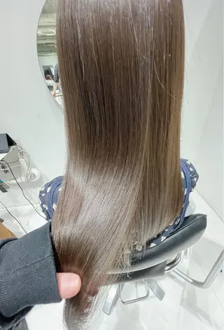 ロング カラー mai🐷髪質改善 🖤透ける暗髪🖤のヘアスタイル