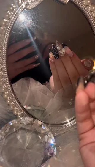 ネイル 𝐍𝐚𝐢𝐥 𝐬𝐚𝐥𝐨𝐧 𝐤𝐢𝐭𝐭𝐲所属・日妻 詩葉のネイルデザイン