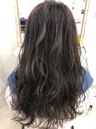 ロング カラー 髪質改善 中川　翔のヘアスタイル
