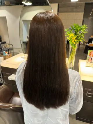 ロング タツキ／レイヤー／ パーマ／艶カラーのヘアスタイル