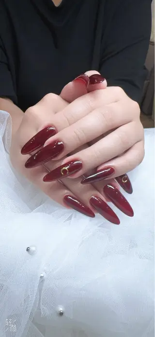 ネイル Fairyフェアリーネイルサロン所属・ゴ .のネイルデザイン