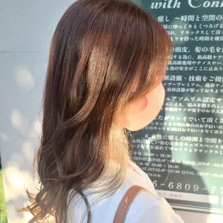 セミロング 赤松 摩美のヘアスタイル