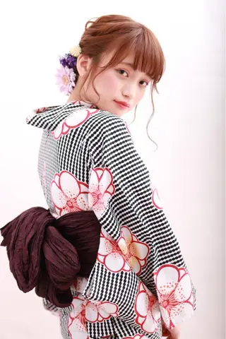 ミディアム ヘアアレンジ 佐藤 梨里花 ❤︎のヘアスタイル