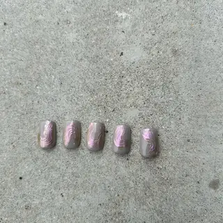 ネイル nail atelier hiton所属・nailist 朱音のネイルデザイン