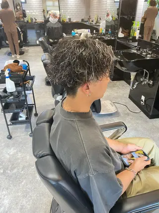 ショート カラー パーマ メンズ 前田賢生 ご新規様はNGのヘアスタイル