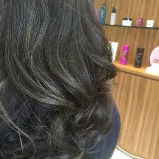 ミディアム カラー 白髪ぼかしハイライト 柳川拓哉のヘアスタイル