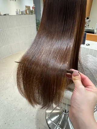 Ence 銀座所属・透明感カラー／ 縮毛矯正／まりなのヘアスタイル