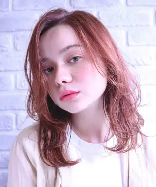 カラー 岡本 葵のヘアスタイル