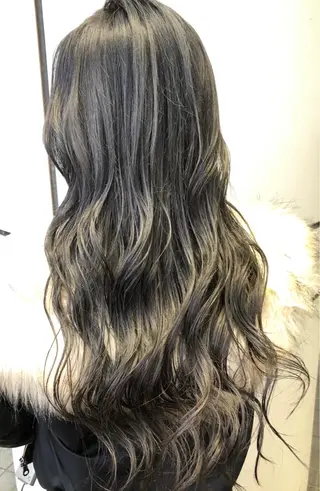 セミロング uti所属・菊池 幹のヘアスタイル